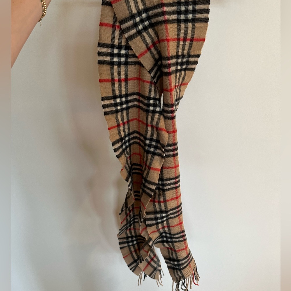 Vintage 2000s Burberry cashmere scarf.